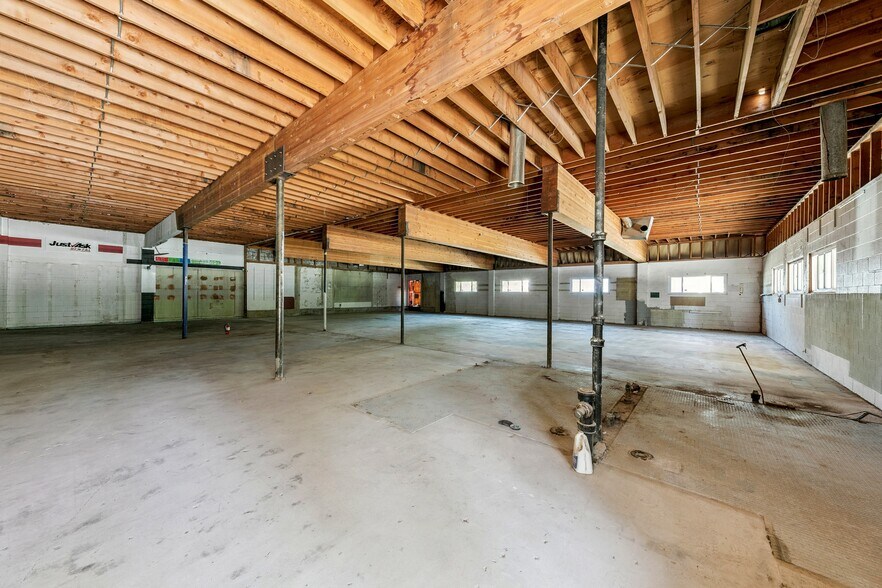 More Photos Of 1050 Fremont Ave, South Lake Tahoe Freestanding For Sale