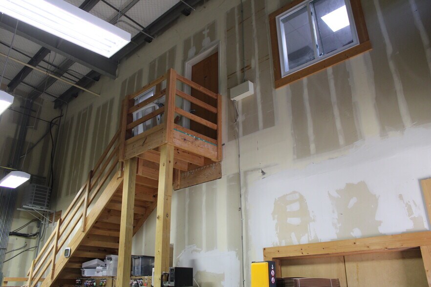 More Photos Of 7801 Corporate Blvd, Plain City Industrial For Sale