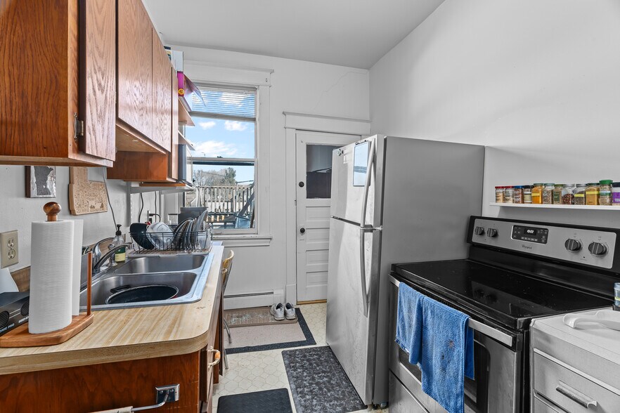 More Photos Of 583 Holly Ave, Saint Paul Apartments For Sale