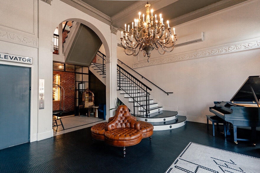 More Photos Of 3206 W 8th St, Los Angeles Hotel For Sale