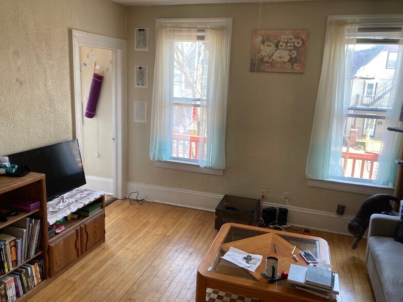 More Photos Of 2951 N Fratney St, Milwaukee Apartments For Sale