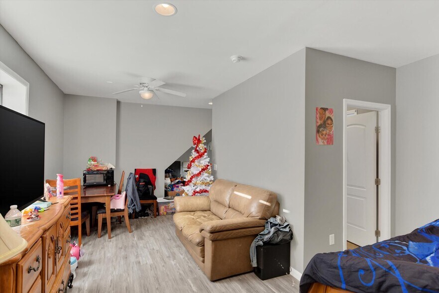 More Photos Of 33 S 18th St, Harrisburg Apartments For Sale