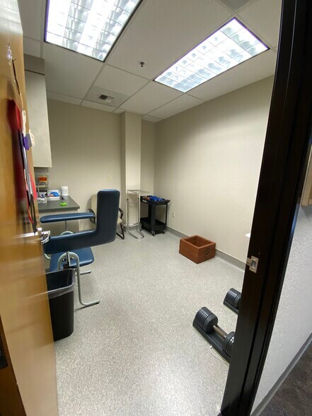More Photos Of 1501 Oakdale Rd, Modesto Medical For Lease