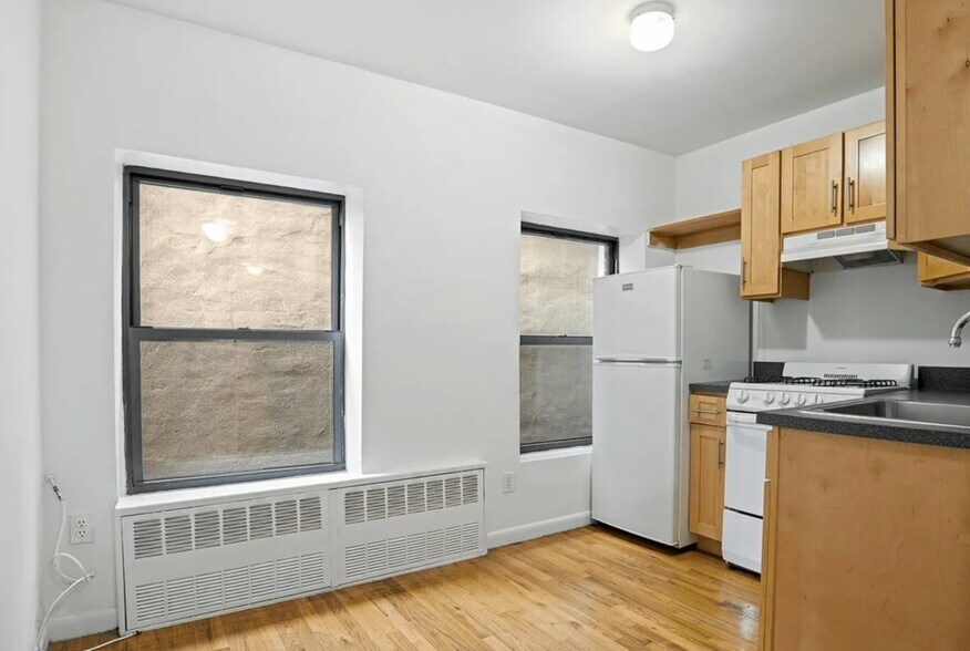 More Photos Of 10 Fort Greene Plz, Brooklyn Apartments For Sale