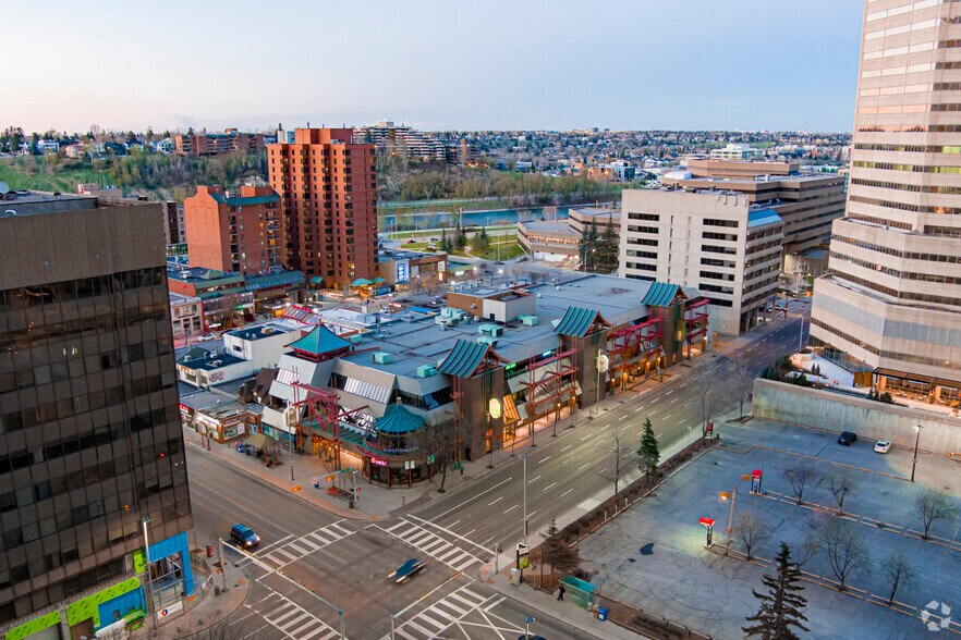 More Photos Of 328 Centre St SE, Calgary Storefront For Sale