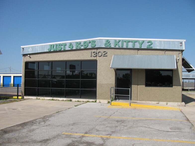 More Photos Of 1308 NW 47th St, Lawton General Retail For Sale
