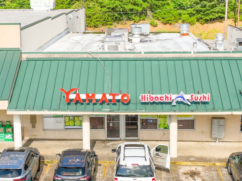 More Photos Of 1409 S Adams St, Fulton Storefront For Lease