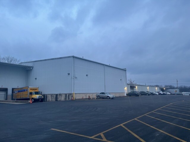 More Photos Of 7820 E Pleasant Valley Rd, Independence Loft Creative Space For Lease