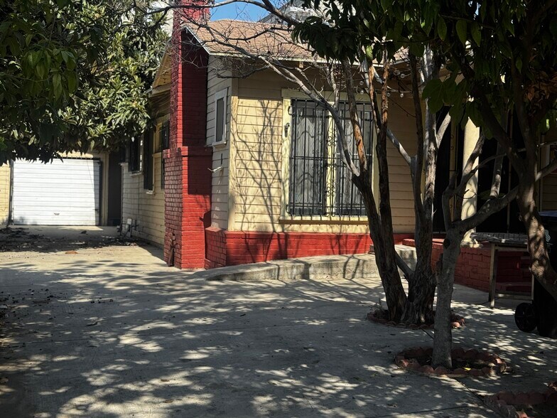 More Photos Of 1183 W 37th Dr, Los Angeles Apartments For Sale