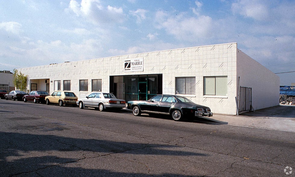 Primary Photo Of 13423 Wyandotte St, North Hollywood Warehouse For Lease