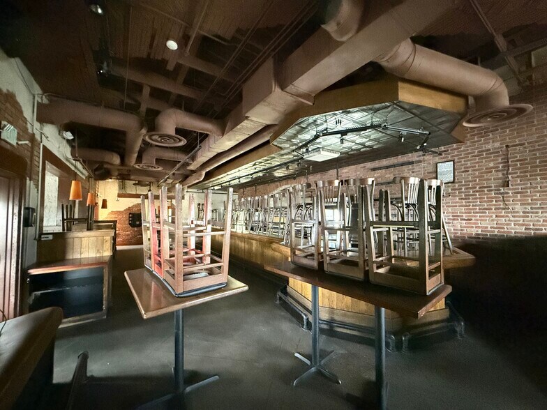 More Photos Of 6676 S Parker Rd, Aurora Restaurant For Sale