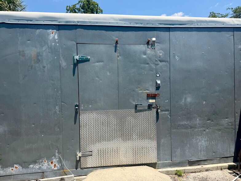 More Photos Of 4023 Market St, Wilmington Restaurant For Sale