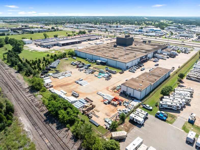 More Photos Of 13131 Broadway Ext, Oklahoma City Distribution For Sale