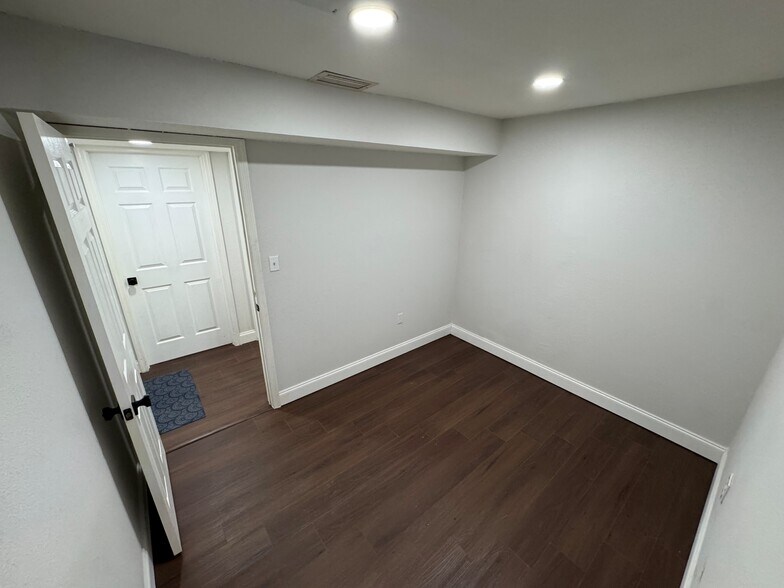 More Photos Of 641 W Fairbanks Ave, Winter Park Office For Lease