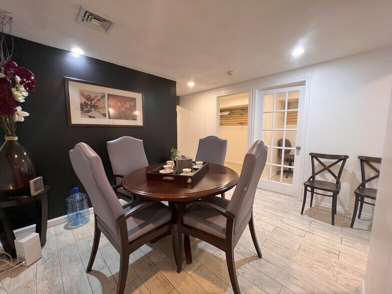 More Photos Of 169-171 Chelsea St, Boston Storefront Retail Office For Sale