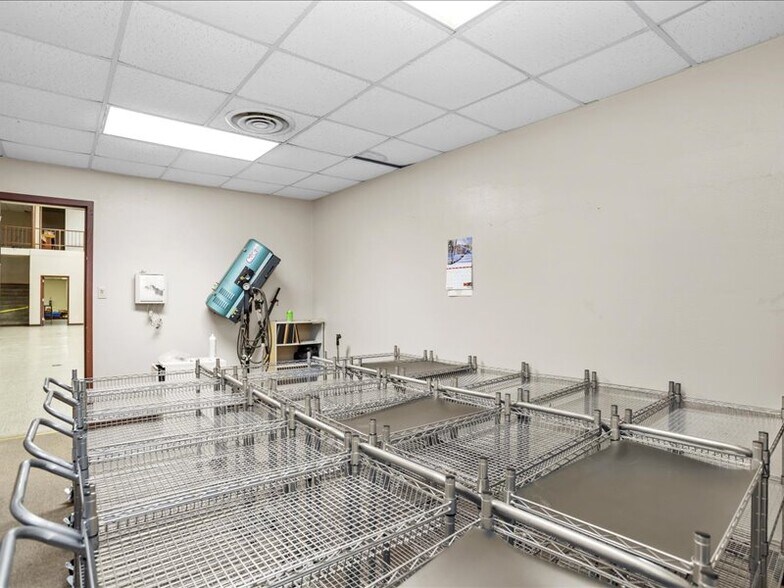 More Photos Of 1819 Spring St, Palestine Specialty For Sale