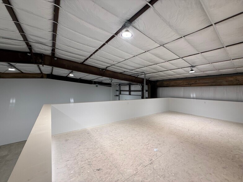 More Photos Of 41 Smelter Dr, Washington Warehouse For Lease