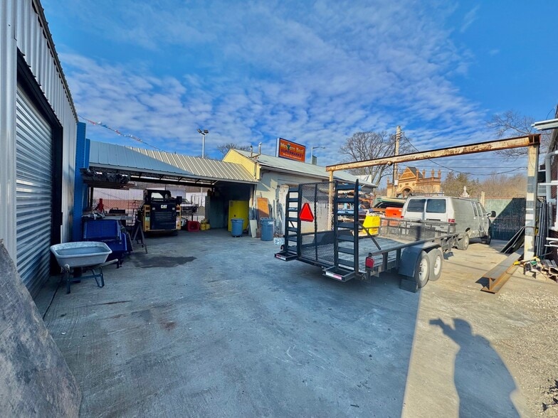 More Photos Of 824 Jamaica Ave, Brooklyn Freestanding For Sale