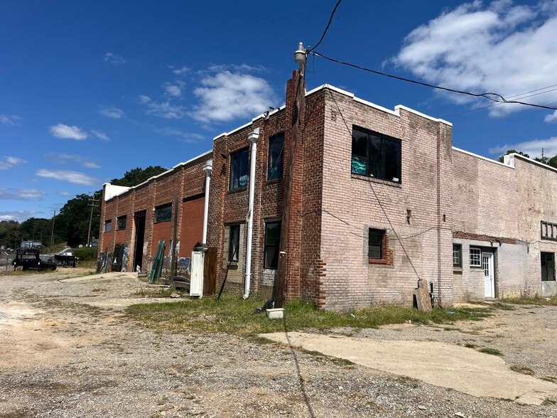 More Photos Of 860 Riverside Dr, Asheville Warehouse For Lease