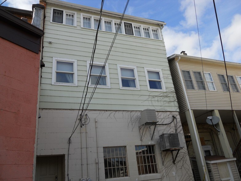 More Photos Of 115 S Main St, Vassar Office Residential For Lease