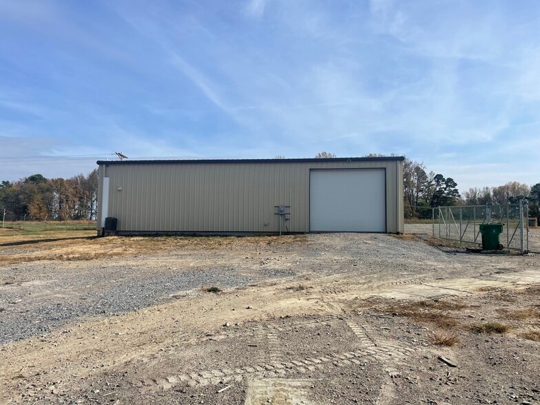 More Photos Of 645 Bess Town Rd, Bessemer City Warehouse For Lease