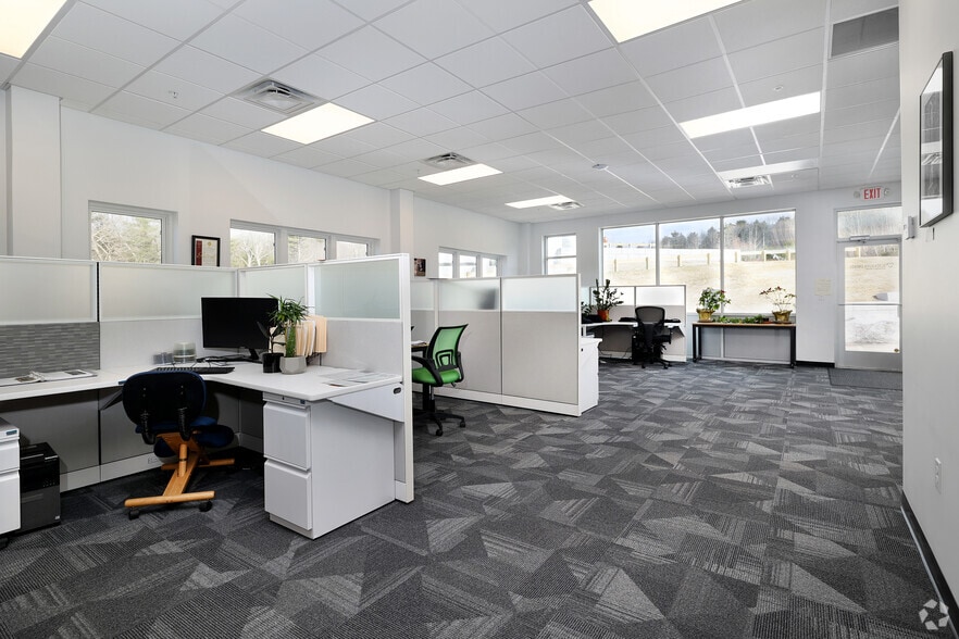 More Photos Of 64 Forest Ridge Dr, Rowley Light Distribution For Lease