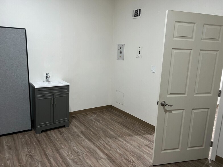More Photos Of 1761 W Romneya Dr, Anaheim Medical For Lease