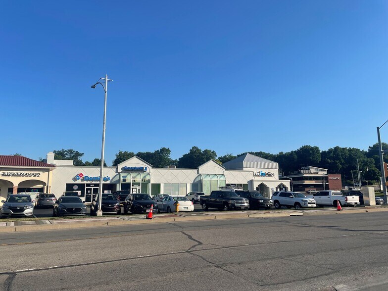 More Photos Of 5433-5439 Johnson Dr, Mission Storefront For Lease