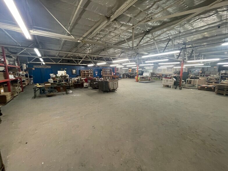 More Photos Of 109 E Hardin St, Greeneville Flex For Sale