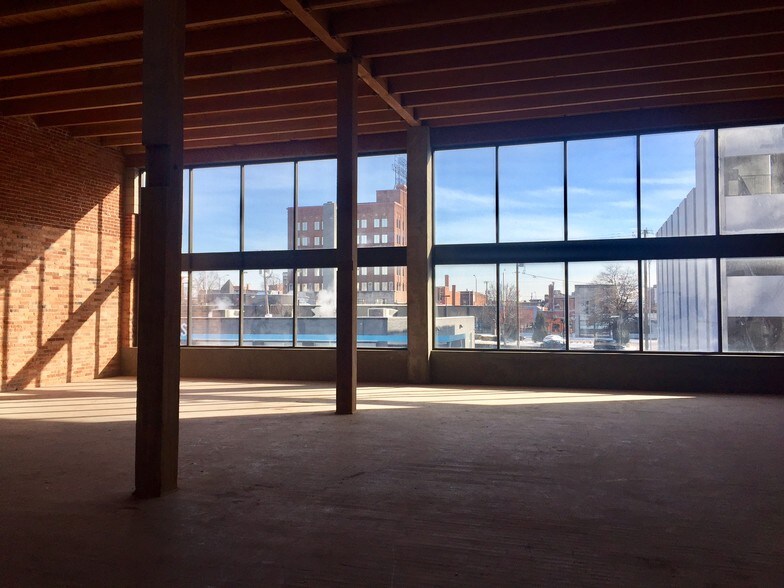 More Photos Of 1816 Walnut St, Kansas City Office For Sale