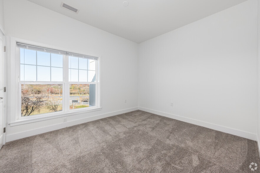 More Photos Of 214 Pier 1 Rd, Stevensville Apartments For Sale