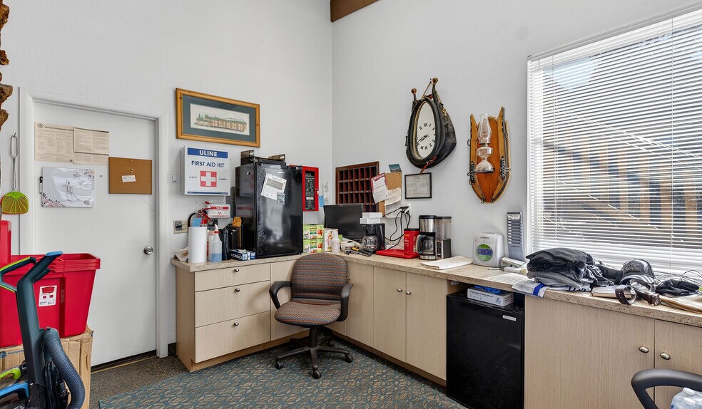 More Photos Of 102 E Greenwood St, Enterprise Hotel For Sale