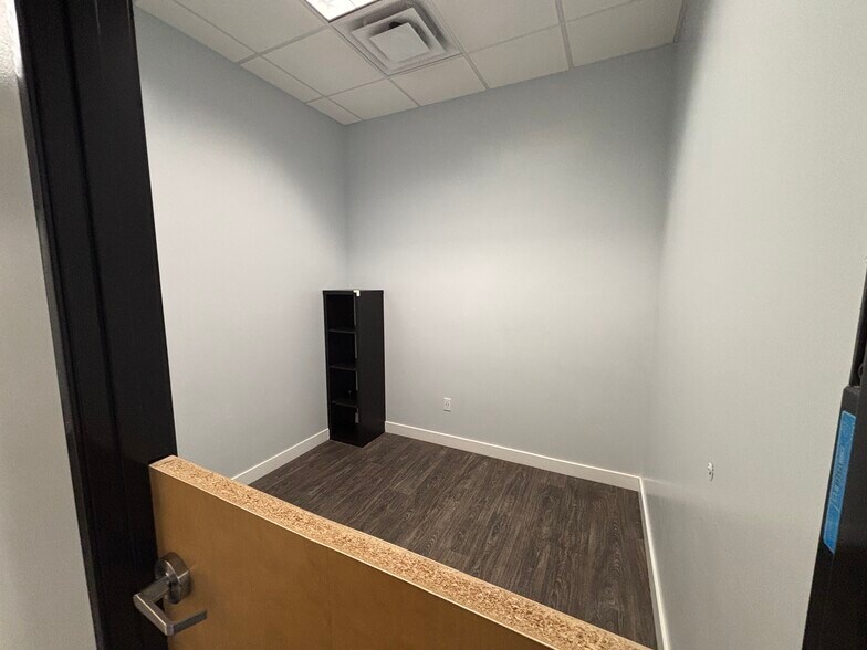 More Photos Of 1830 S Alma School Rd, Mesa Medical For Sale