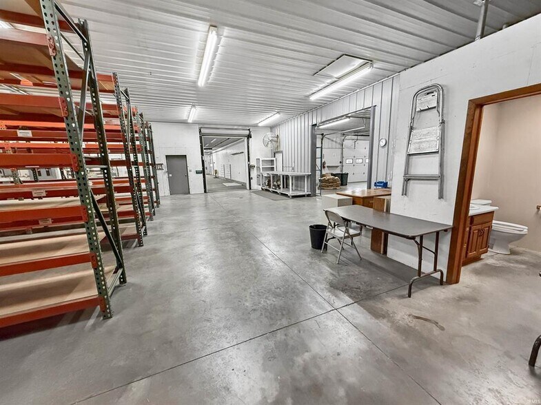 More Photos Of 2632 Cathy Ln, Jasper Warehouse For Sale