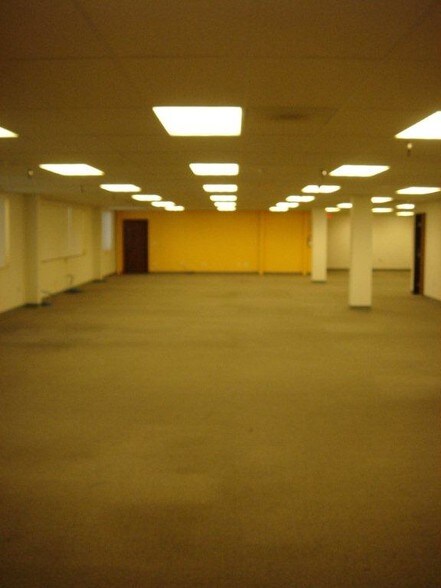 More Photos Of 12150 S Alameda St, Lynwood Office For Lease
