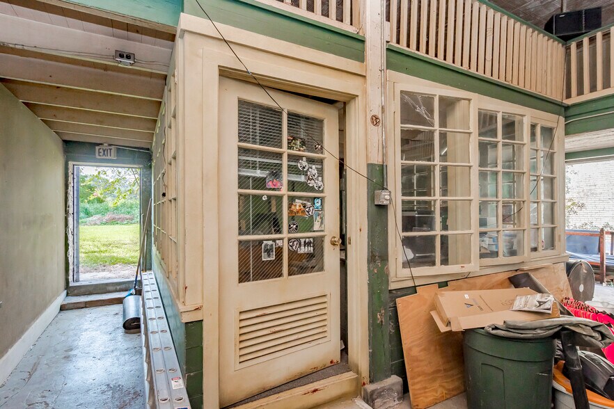 More Photos Of 2008 North St, Baton Rouge Office For Sale