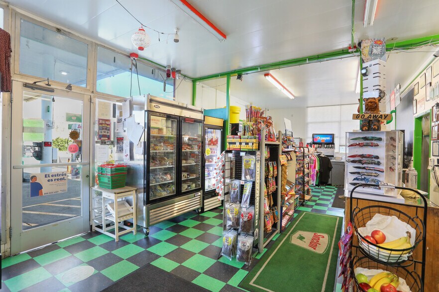More Photos Of 606 E 1st, Rufus Convenience Store For Sale