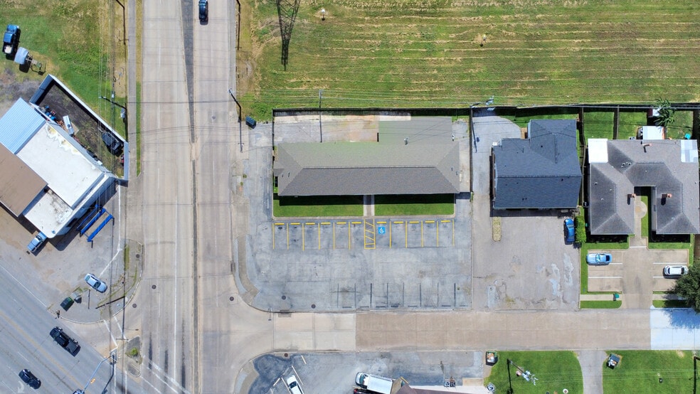 More Photos Of 2001 John St, Pasadena Office For Sale