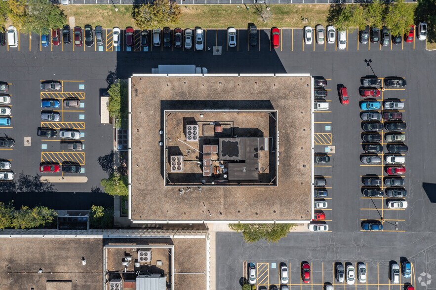 More Photos Of 3609-3619 Park East Dr, Beachwood Unknown For Lease