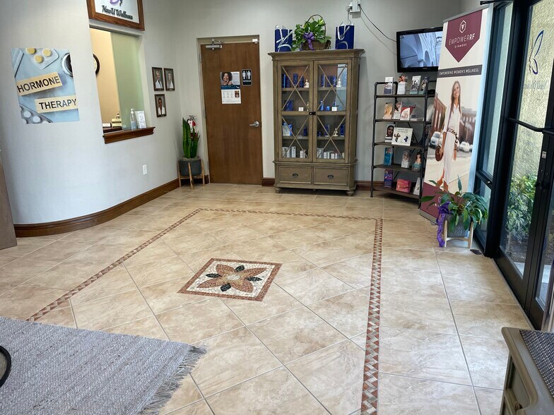More Photos Of 14090 Metropolis Ave, Fort Myers Medical For Lease