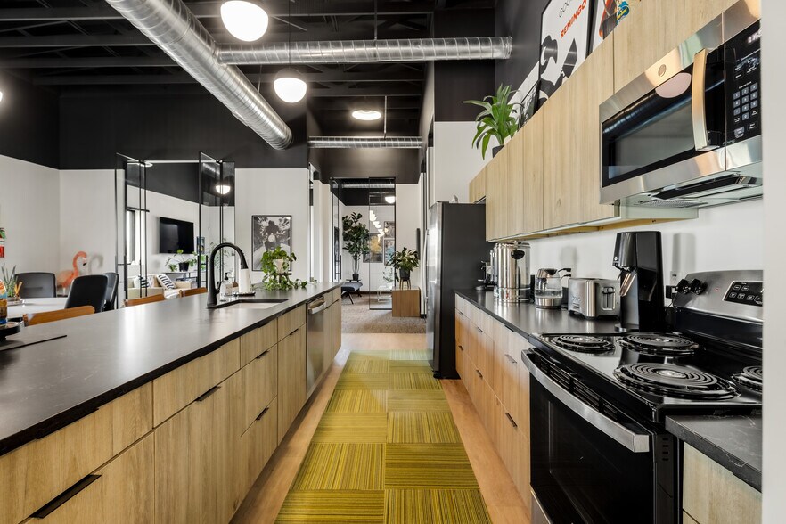 More Photos Of 2192 W College Ave, Englewood Warehouse For Sale