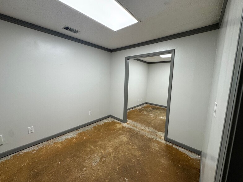 More Photos Of 6855 Hawkinsville Rd, Macon-Bibb Flex For Lease