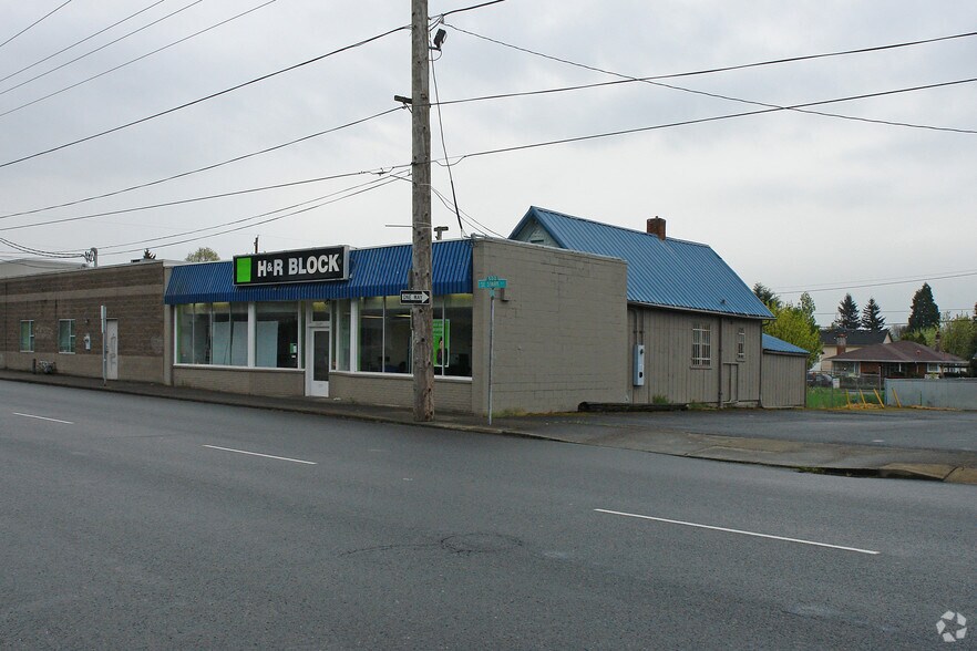Primary Photo Of 8304 SE Stark St, Portland Freestanding For Lease