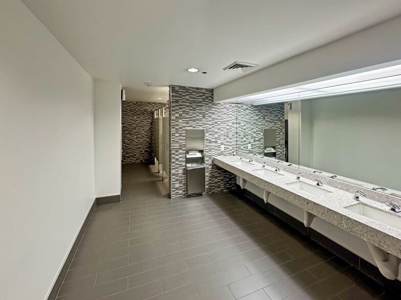 More Photos Of 147 W Election Rd, Draper Office For Sale