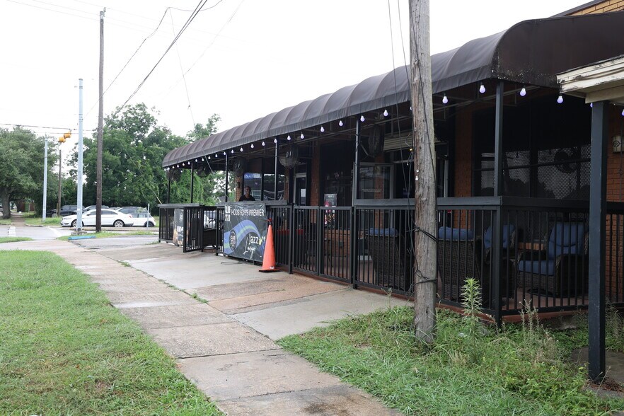 More Photos Of 3710 Emancipation Ave, Houston Restaurant For Sale