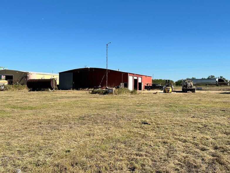 More Photos Of 2222 S Interstate 35, Pearsall Warehouse For Sale