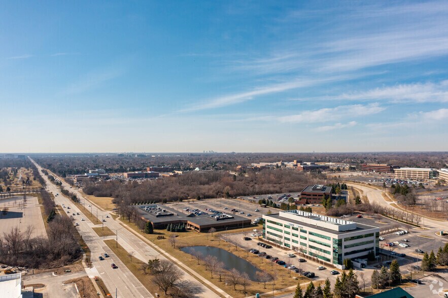 More Photos Of 5440 Corporate Dr, Troy Office For Lease