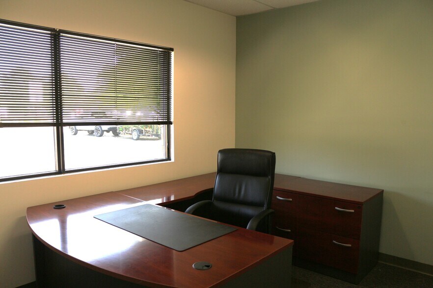 More Photos Of 801 S Durkin Dr, Springfield Office For Sale