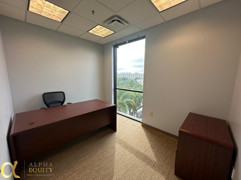 More Photos Of 1525 International Pky, Lake Mary Office For Sale