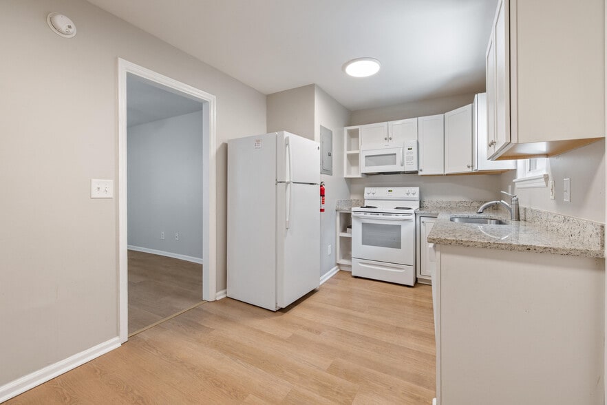 More Photos Of 2107 Rondo St, Charleston Apartments For Sale